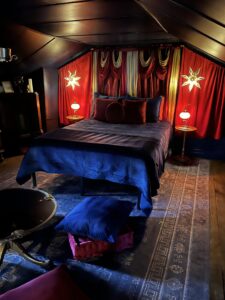 Upstairs loft in the weary traveler house